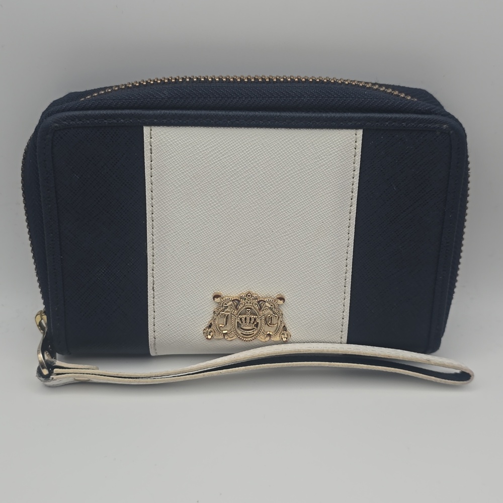 Juicy Couture Dark Blue Navy & White Wristlet Wallet W/ Gold Emblem (EUC)✨️💙✨️